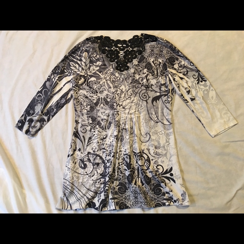 Blouse - Picture 2 of 3